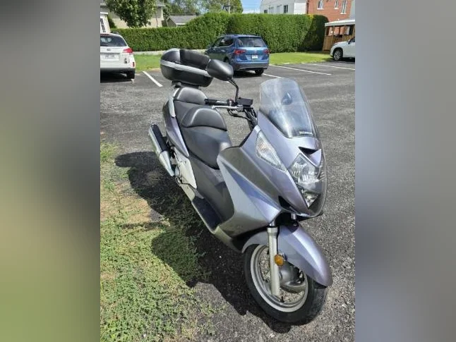 Beau scooter Sylver wing 2007 600CC thumbnail 2