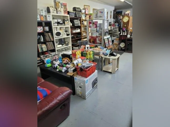 INVENTAIRES D,UNE BROCANTE thumbnail 9