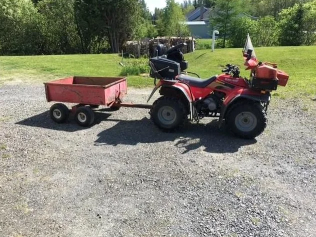 Kawasaki Bayou 300 cc avec remorque