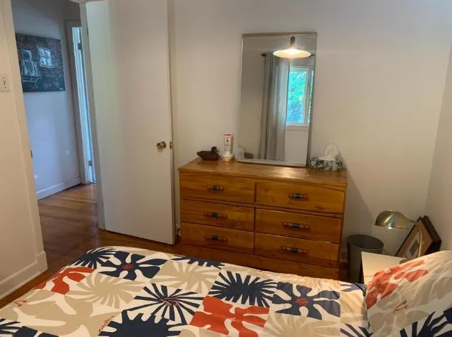 Chambre meublée à louer - maison paisible à Sainte-Foy - Québec thumbnail 6