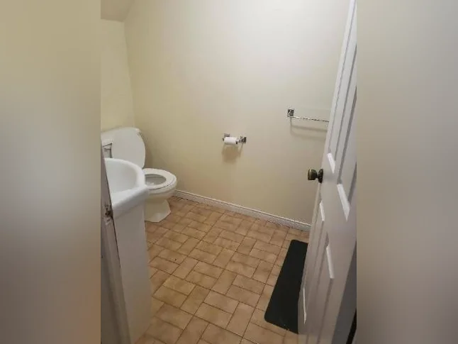 Grande Chambre Meublee SALLE DE BAIN PRIVEE thumbnail 8
