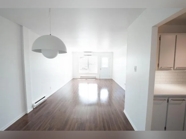 4 1/2 Condo centre ville de Trois-Rivieres, Vue sur le Fleuve $1650/ mois Libre immédiatement thumbnail 5