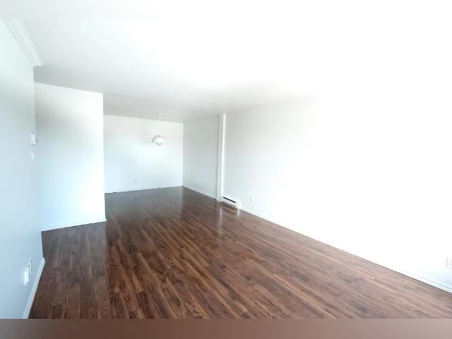 4 1/2 Condo centre ville de Trois-Rivieres, Vue sur le Fleuve $1650/ mois Libre immédiatement thumbnail 9