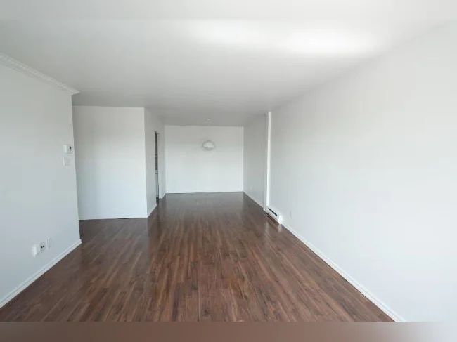 4 1/2 Condo centre ville de Trois-Rivieres, Vue sur le Fleuve $1650/ mois Libre immédiatement thumbnail 6
