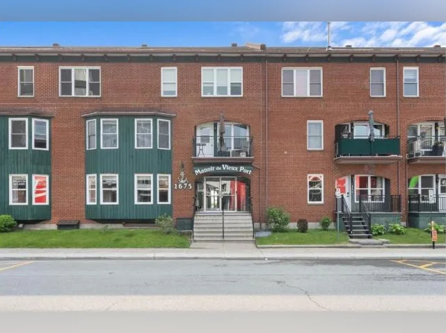 4 1/2 Condo centre ville de Trois-Rivieres, Vue sur le Fleuve $1650/ mois Libre immédiatement thumbnail 4