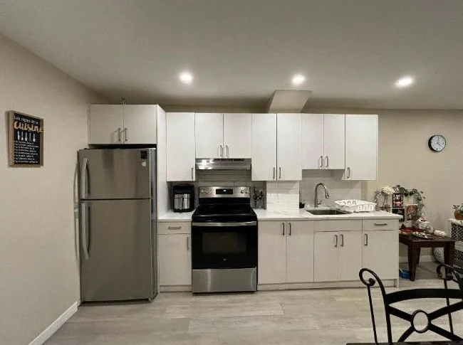 newly renovated 4 1/2 apartment for rent - appliances INCLUDED