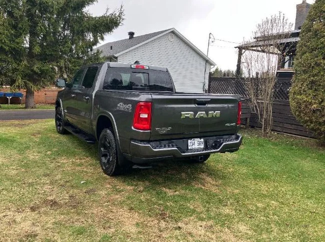 RAM 1500 BIG HORN thumbnail 4