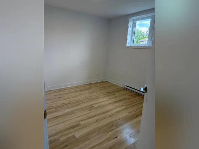 Logement 4 1/2 disponible maintenant - JUILLET GRATUIT thumbnail 9