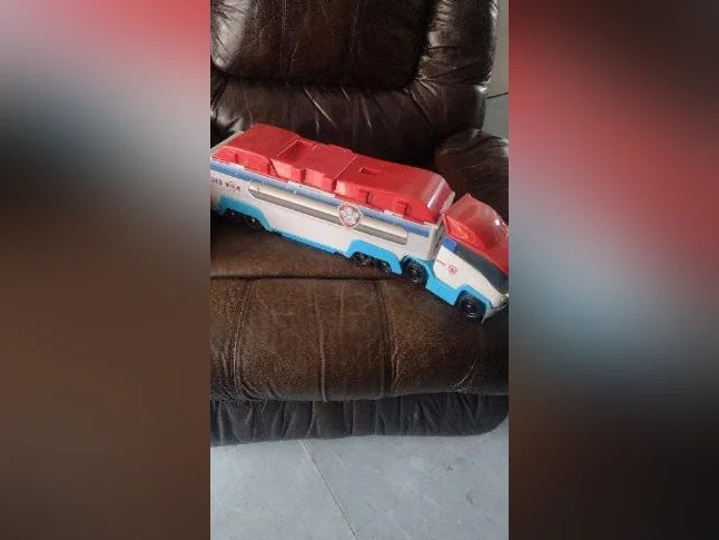 Jouets et, 2 kits (oreillers+draps + édredon) de par patrouille , van de pat patrouille,camion pompier,2 poufs ,blocs thumbnail 2