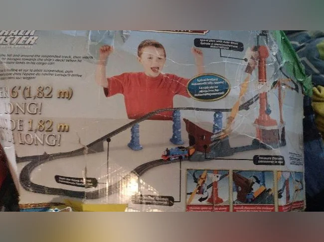 Jouets et, 2 kits (oreillers+draps + édredon) de par patrouille , van de pat patrouille,camion pompier,2 poufs ,blocs thumbnail 10