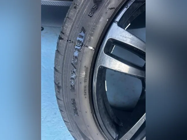 4 Pneus avec 4 Mag 205/50 R17 thumbnail 4