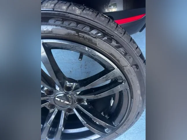 4 Pneus avec 4 Mag 205/50 R17 thumbnail 2
