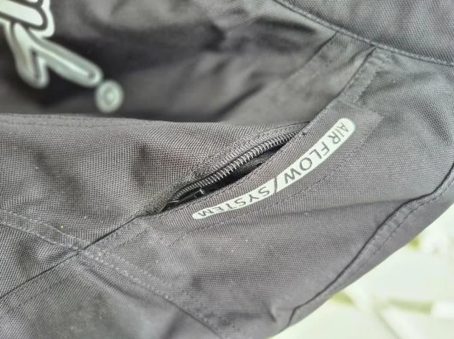 Manteau moto grandeur XL plus pantalon XL