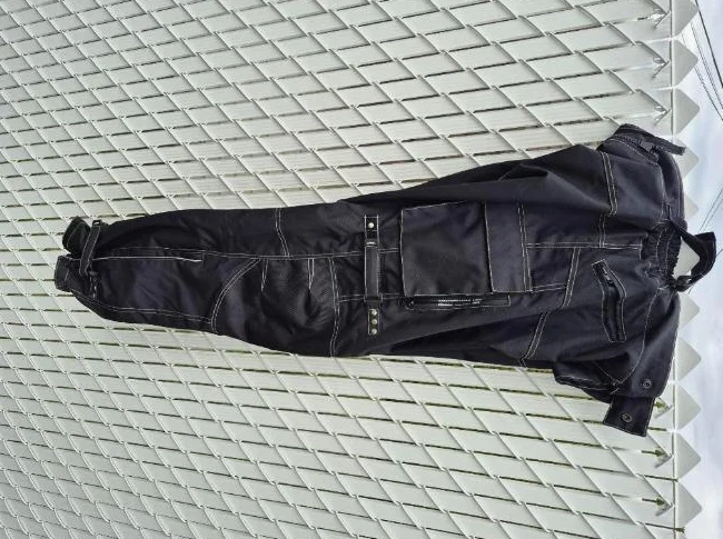 Manteau moto grandeur XL plus pantalon XL thumbnail 4