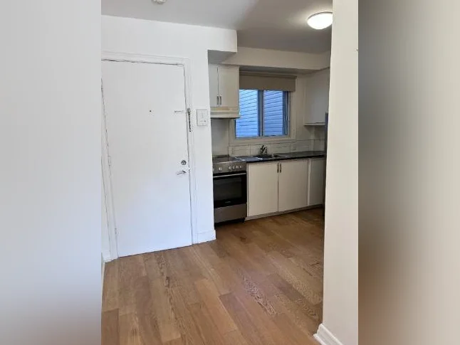 Grand 2 1/2 tout inclus metro Jean-Talon Villeray