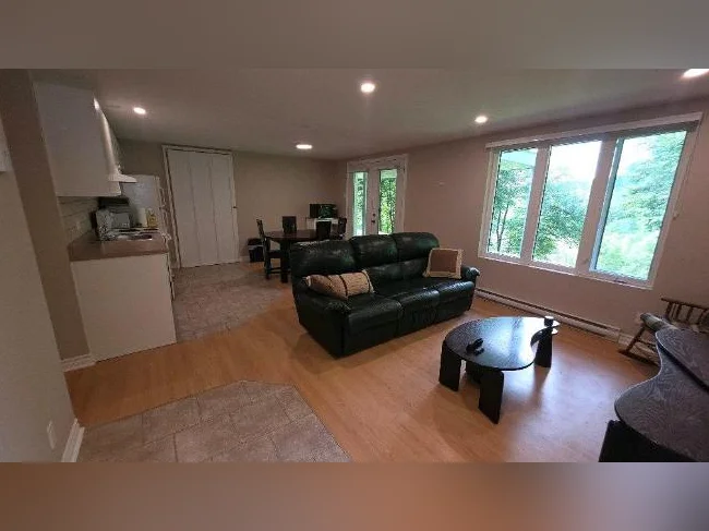 À LOUER – Appartement 3½ à St-Sauveur thumbnail 2