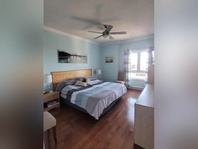 Condo, 3 bdr, 2 bathrooms, w/garage thumbnail 3