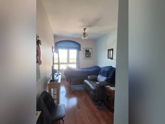 Condo, 3 bdr, 2 bathrooms, w/garage thumbnail 8