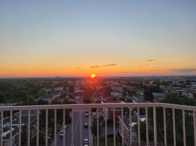 Condo, 3 bdr, 2 bathrooms, w/garage thumbnail 4