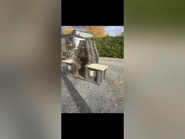 Foyer en pierre volcanique thumbnail 5