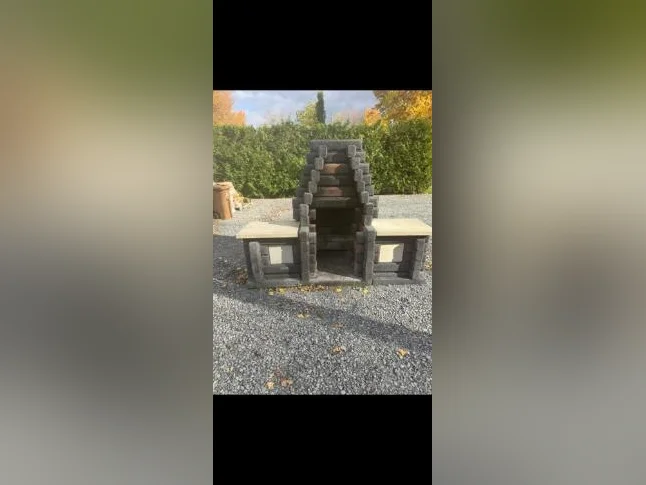 Foyer en pierre volcanique thumbnail 3
