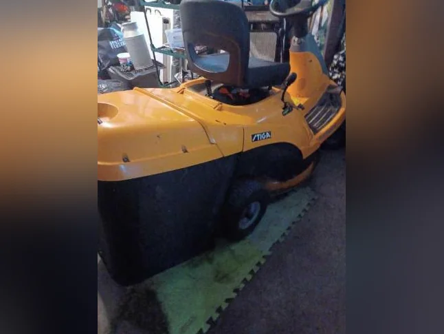 TRACTEUR A GAZON STIGA thumbnail 2