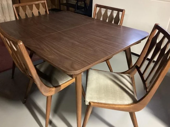 Ensemble de set à dîner .