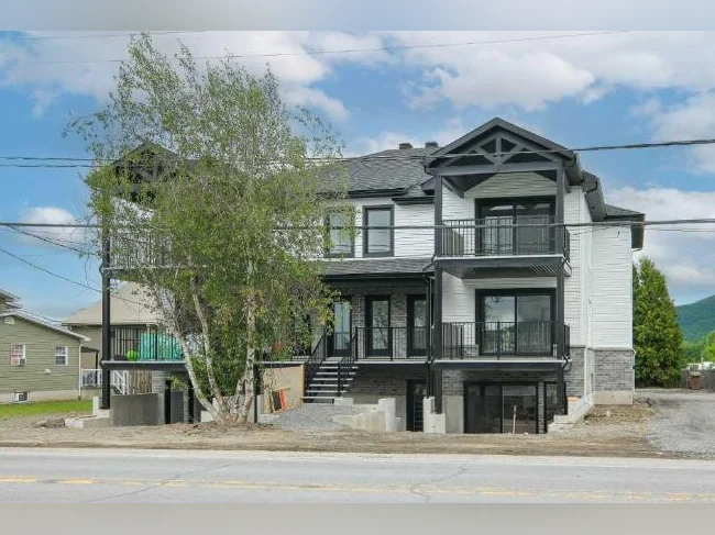 DERNIERE CHANCE VOICI NOTRE UNITÉ CONDO 5 1/2 AU 1ERE ÉTAGE AVEC 3 GRANDES CHAMBRES RIVE-SUD POUR LE 1ER JUILLET