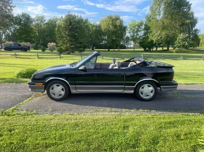 Dodge Shadow convertible 1991