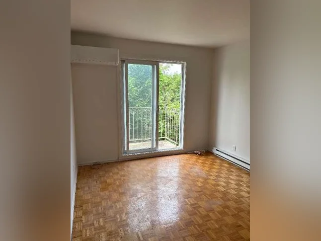 Appartement à louer – 1975 avenue Albert-Murphy, Laval. Emplacement de choix  ! thumbnail 9