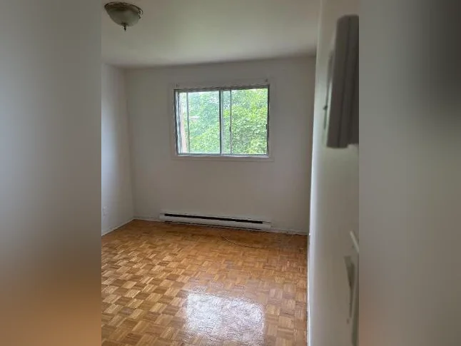 Appartement à louer – 1975 avenue Albert-Murphy, Laval. Emplacement de choix  !