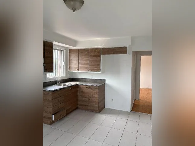 Appartement à louer – 1975 avenue Albert-Murphy, Laval. Emplacement de choix  ! thumbnail 5