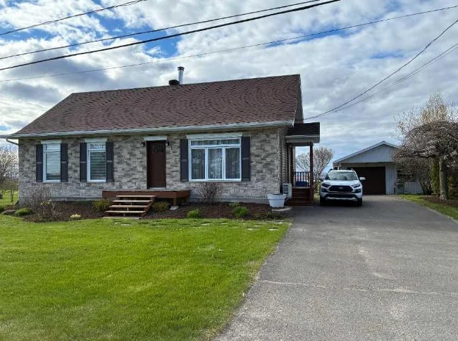 Maison plein pieds en bordure du fleuve Saint-Laurent
