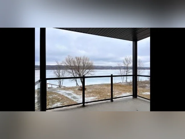 Magnifique condo sur le lac william thumbnail 9