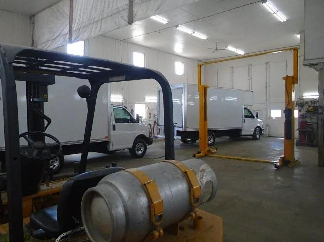 MAISON ET GARAGES COMMERCIAL ET INDUSTRIEL AVEC PERMIS SAAQ thumbnail 9