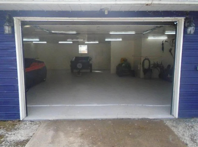 MAISON ET GARAGES COMMERCIAL ET INDUSTRIEL AVEC PERMIS SAAQ thumbnail 7