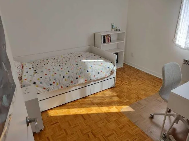 🏡 GRAND 5 ½ RÉNOVÉ au 2e et dernier étage (pas de voisin au-dessus) – SAINTE-FOY | 1 675 $/MOIS thumbnail 7