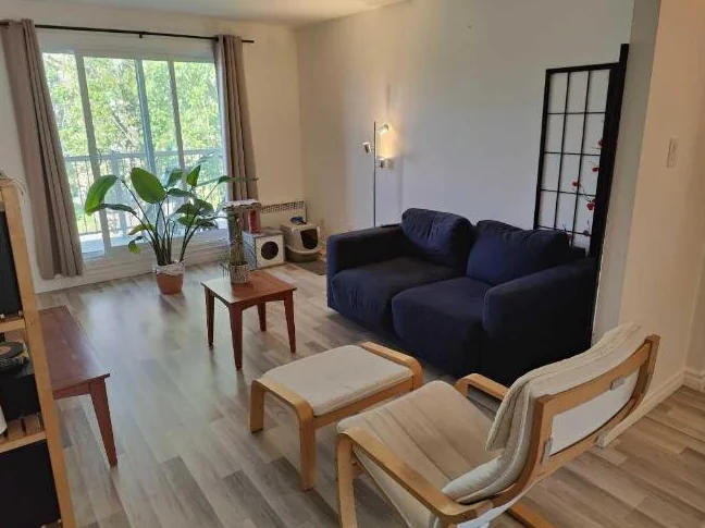 🏡 GRAND 5 ½ RÉNOVÉ au 2e et dernier étage (pas de voisin au-dessus) – SAINTE-FOY | 1 675 $/MOIS