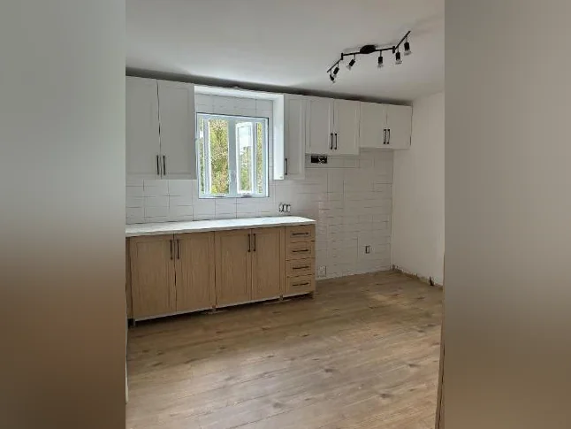 Logement 3 1/2 à louer thumbnail 6