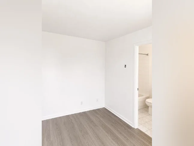 Appartement 1 1/2 à Saint Paul de Montminy chauffé éclairé DISPONIBLE IMMÉDIATEMENT thumbnail 2