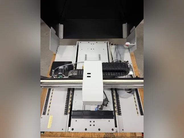 machine automatisée de placement de composants électroniques (Pick & Place thumbnail 2