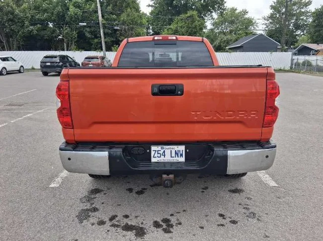 Toyota tundra 2017 SR5 TRD OFF ROAD thumbnail 6