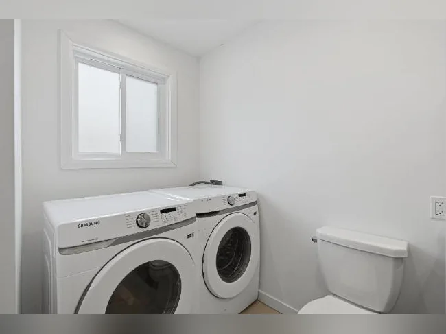Très beau 4 1/2 entièrement rénové, à Longueuil thumbnail 7