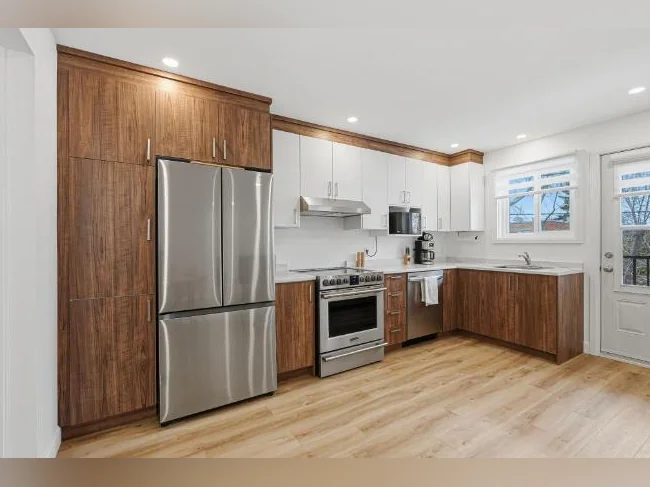 Très beau 4 1/2 entièrement rénové, à Longueuil