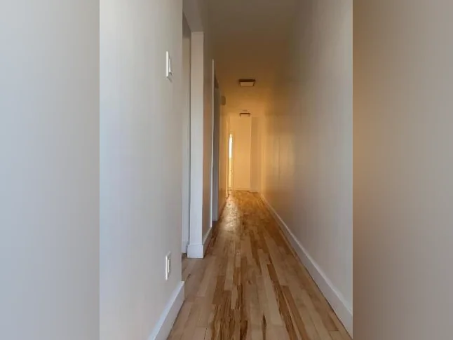 Beau logement 4,5 rénové à quelques pas du bord de l'eau thumbnail 5