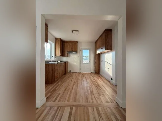Beau logement 4,5 rénové à quelques pas du bord de l'eau thumbnail 7