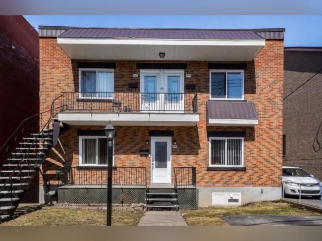 Beau logement 4,5 rénové à quelques pas du bord de l'eau
