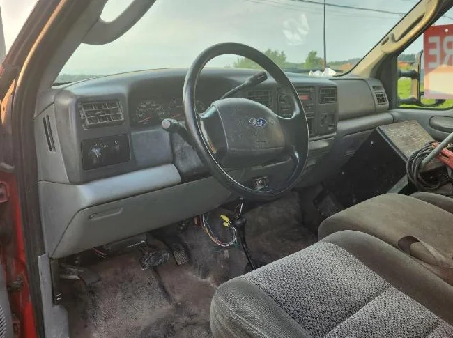 F350 avec benne basculante thumbnail 4