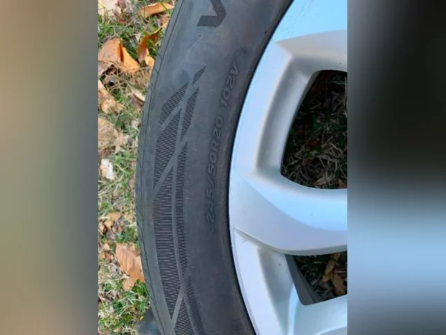 Roues origine Mazda 20 po avec pneus été thumbnail 2