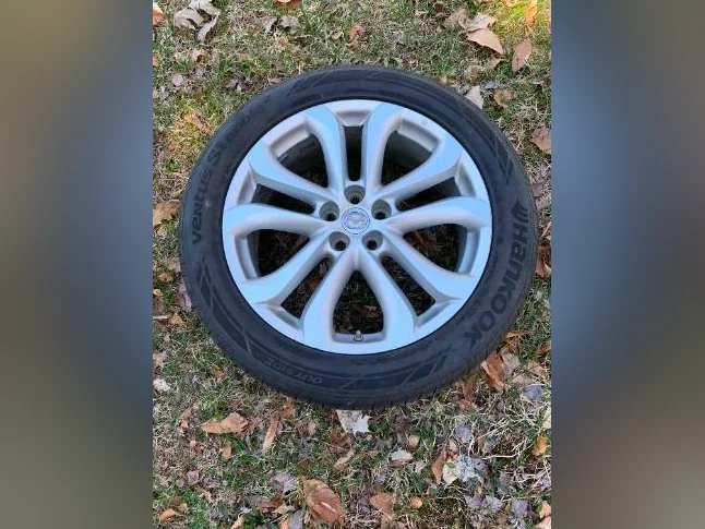Roues origine Mazda 20 po avec pneus été